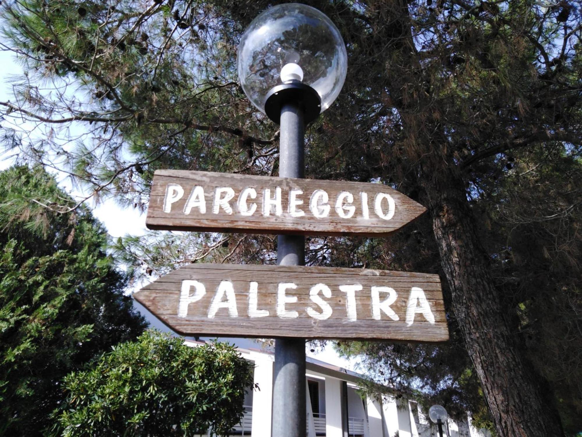 Raggio Di Sole Aparthotel Alberobello Bagian luar foto