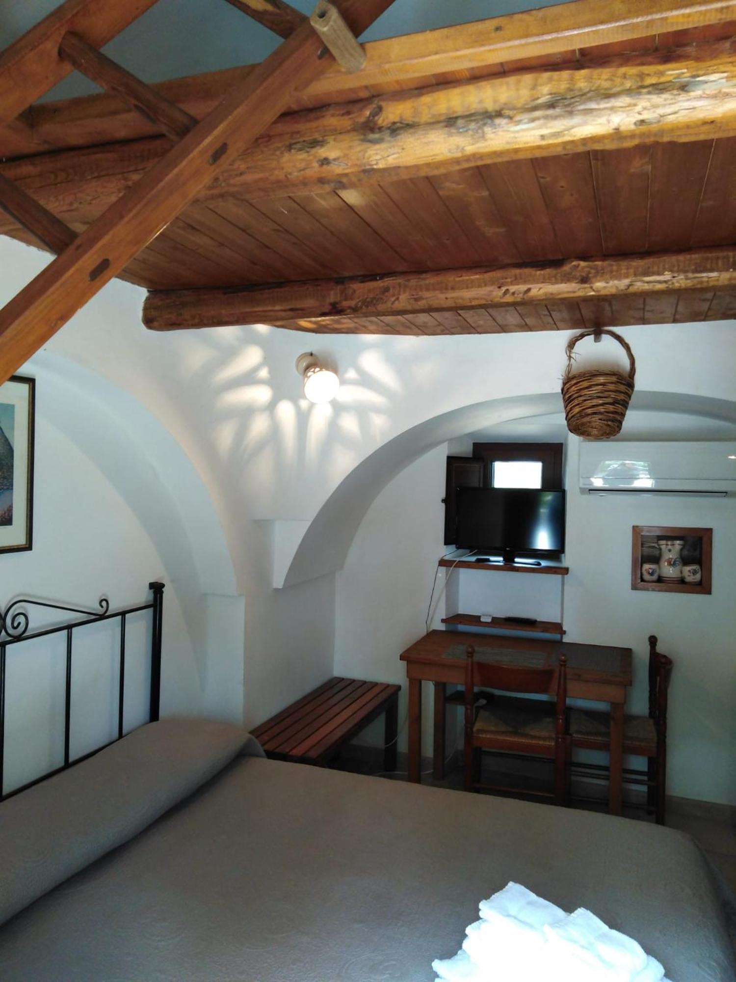 Raggio Di Sole Aparthotel Alberobello Bagian luar foto