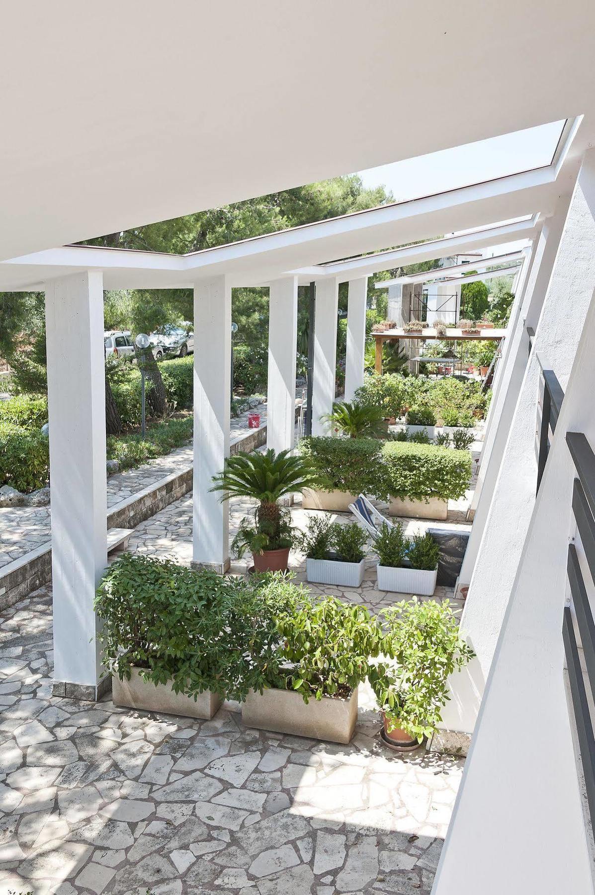 Raggio Di Sole Aparthotel Alberobello Bagian luar foto